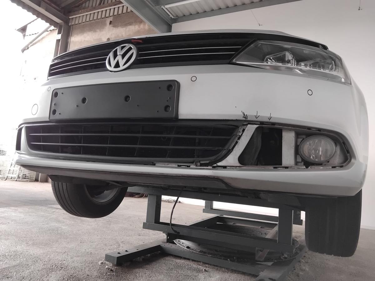 VW Jetta VI 162 original Stossf&auml;nger vorn SRA PDC besch&auml;digt! Bastlerteil BJ2012