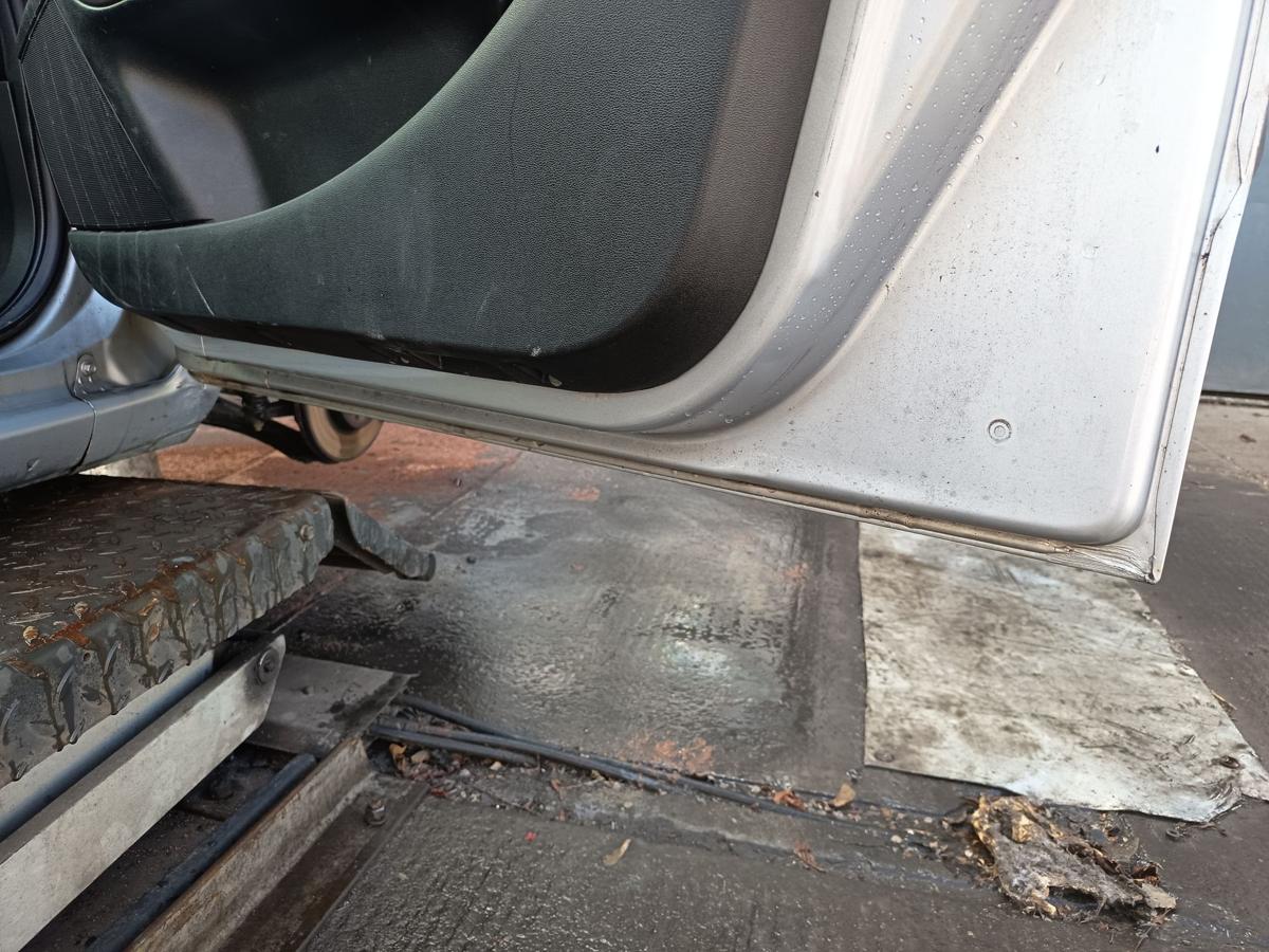 Fiat Grande Punto 199 original T&uuml;r vorn rechts Beifahrer 589/A Jungle grey Bj 09