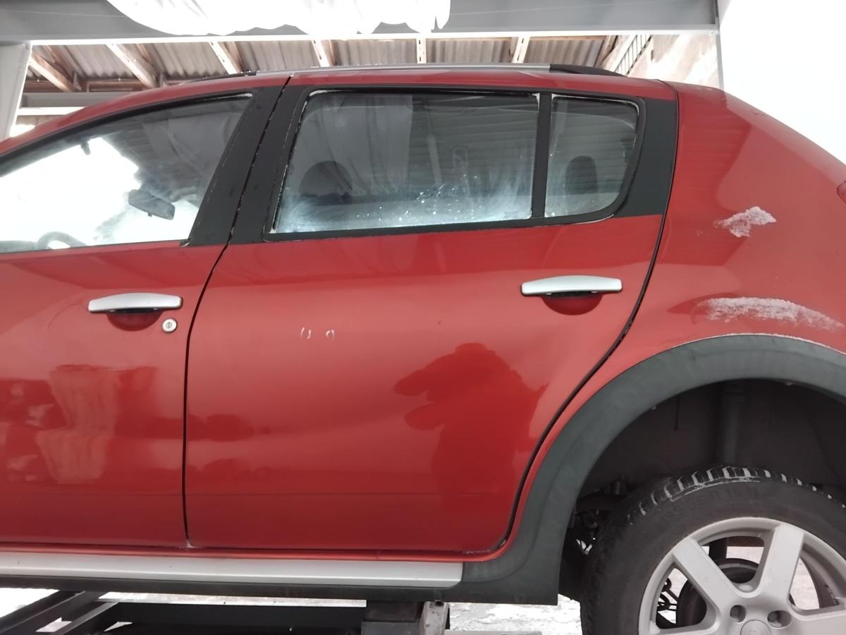 Dacia Sandero 1 Stepway T&uuml;r hinten links TEB76-Rouge de Feu BJ2010