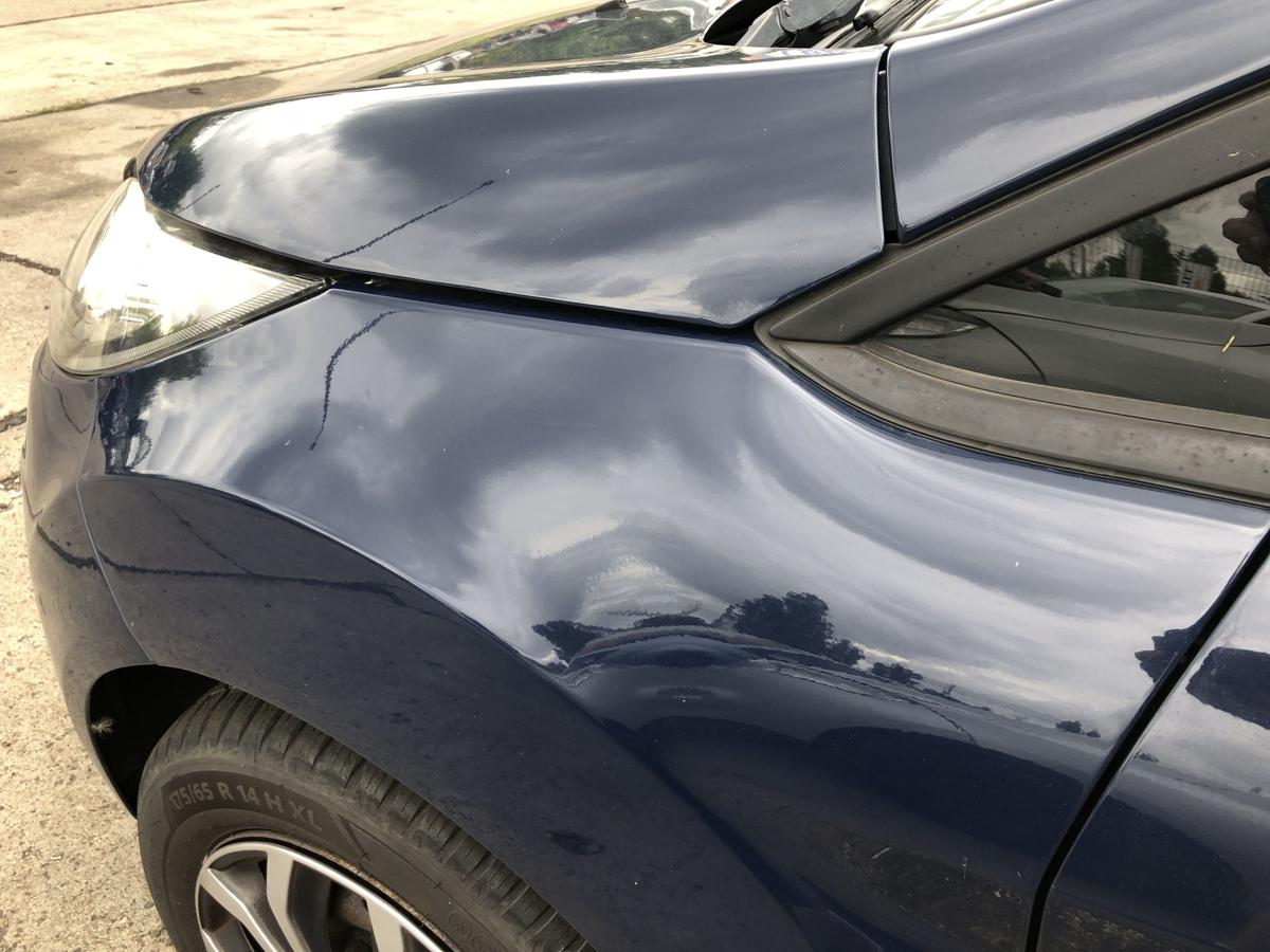 Ford Fiesta JA8 Kotflügel vorn links Fahrerseite Blazer Blau schlechter Lack