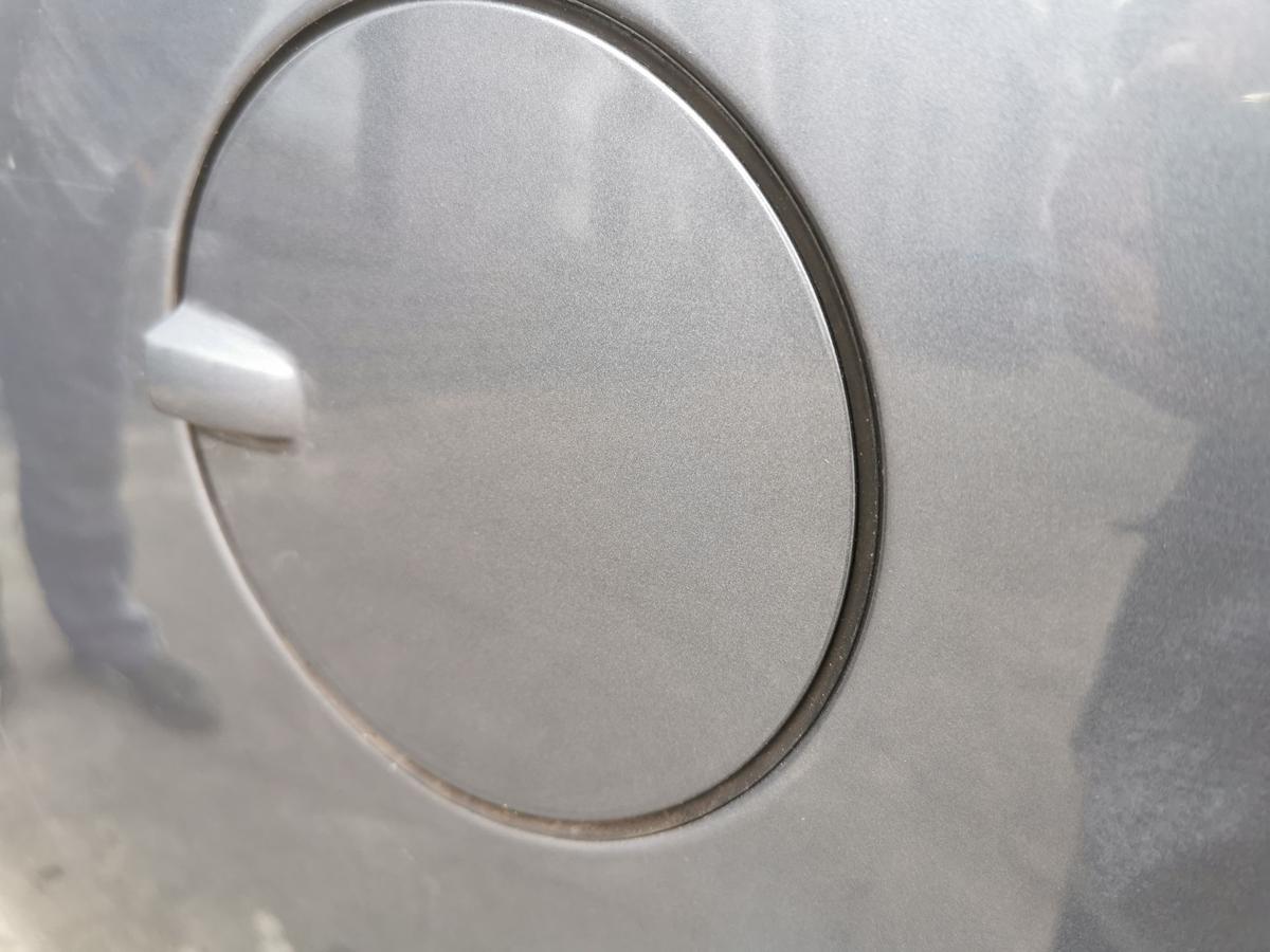 Opel Zafira B Tankklappe Tankdeckel Tankverschluss Z155 Moonland grau met