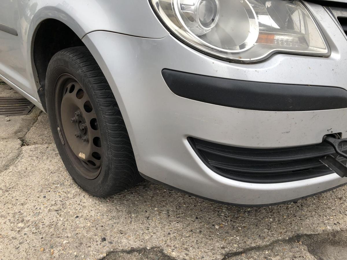 VW Touran 1T 1T2 GP Sto&szlig;f&auml;nger vorn Frontsto&szlig;stange Sch&uuml;rze LA7W Reflexsilber