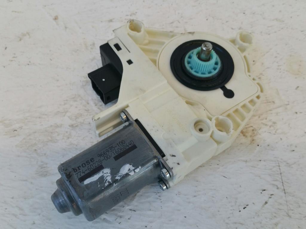 Audi A4 8K B8 Bj.08 original Fensterhebermotor vorn links 8K0959801