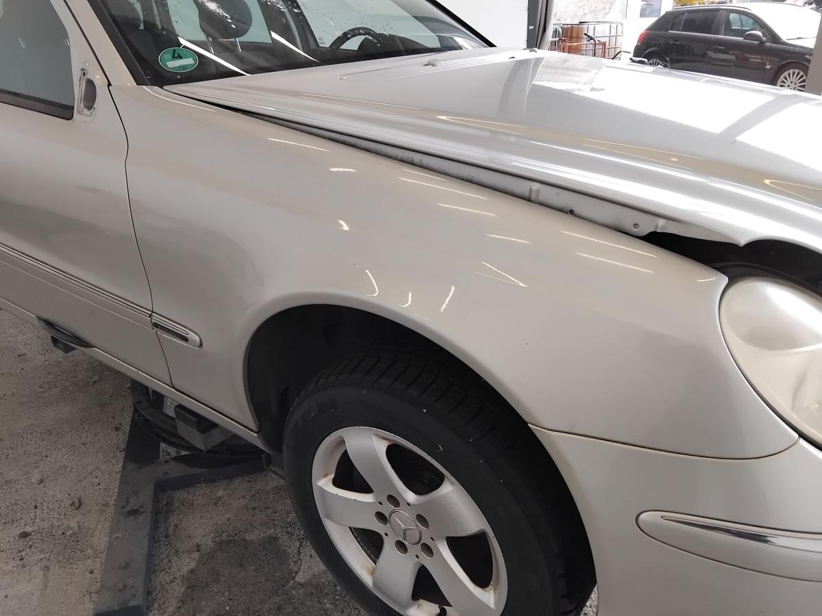 Mercedes E-Klasse 211 orig Alu Kotfl&uuml;gel vorn rechts C744 brillantsilber BJ2004