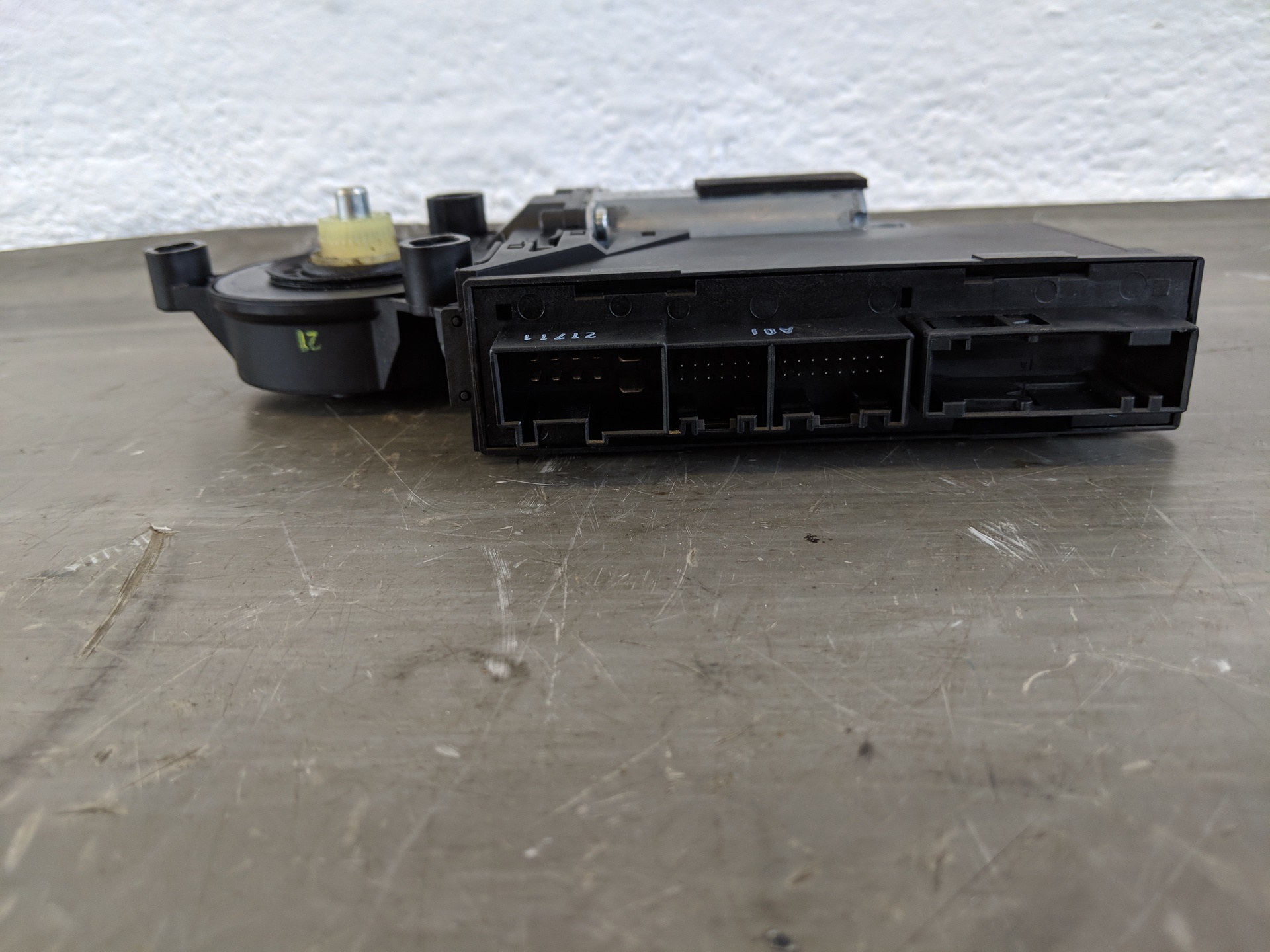 Audi A8 4E Bj.07 Fensterhebermotor hinten rechts 4E0959802A