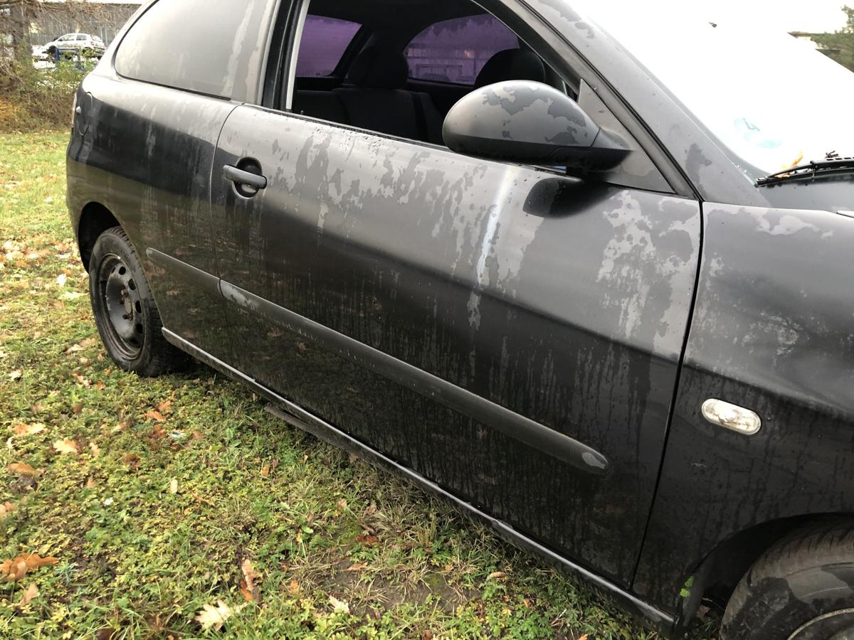 Seat Ibiza 6L Tür vorn rechts Beifahrertür vom 3 türer LC9Z Black Magic Pearl