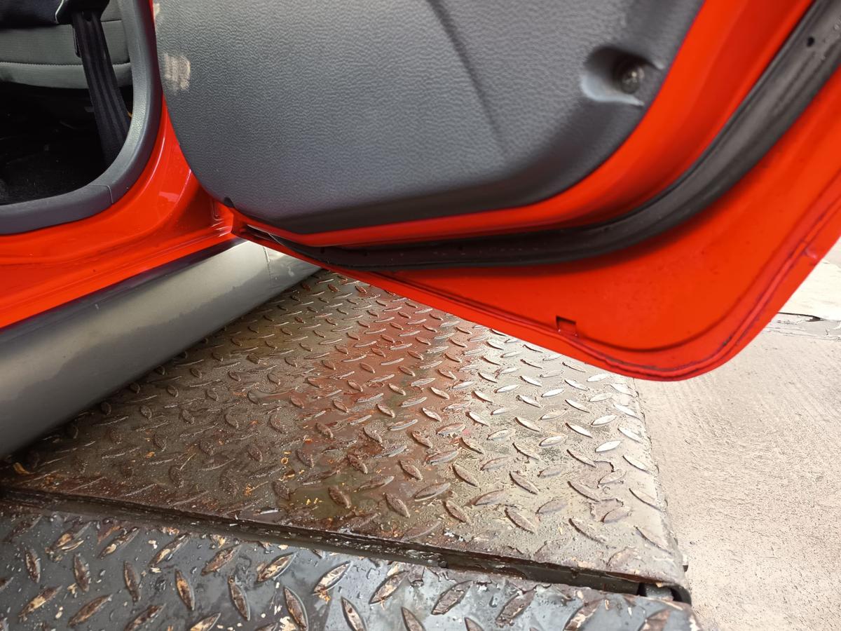 Chevrolet Matiz M200 original T&uuml;r hinten rechts Fond 71U Super red Bj 2009