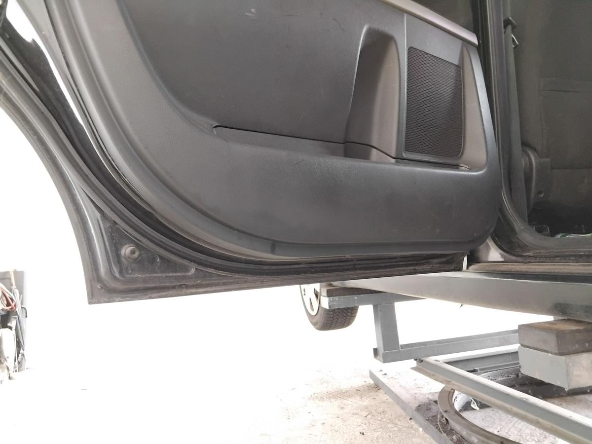 Toyota Corolla Verso II AUR10 Tür hinten links BJ2006 209 night sky black perleffekt