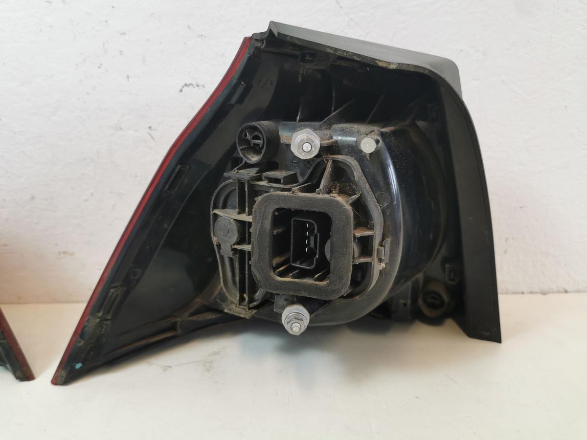 VW Golf 5 V 1K Satz R&uuml;ckleuchten Kirschrot OEM GTI R32 Jubi R&uuml;cklicht Text lesen