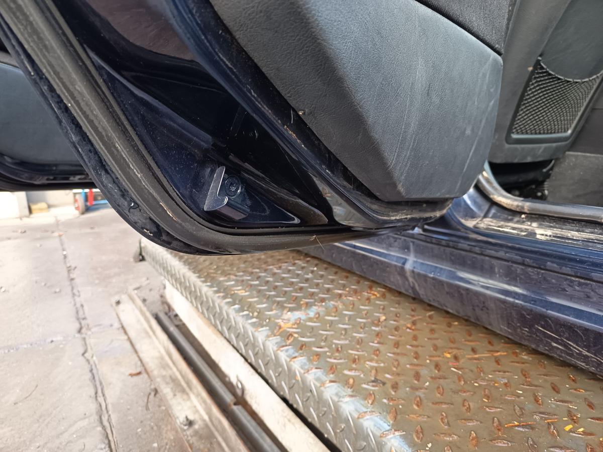 BMW E46 Limo original T&uuml;r hinten links Fond 317/5 Orientblau Bj 2005