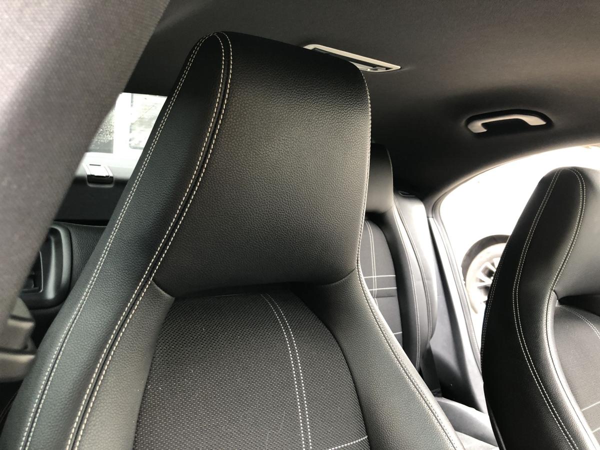 Mercedes CLA C117 bis 16 Sitz vorn rechts Beifahrersitz Stoff Artico Heizung