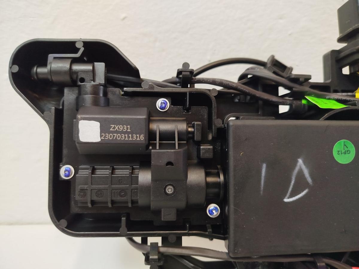 NIO EL6 Elektro SUV T&uuml;rgriff hinten links Au&szlig;engriff elektrisch schwarz