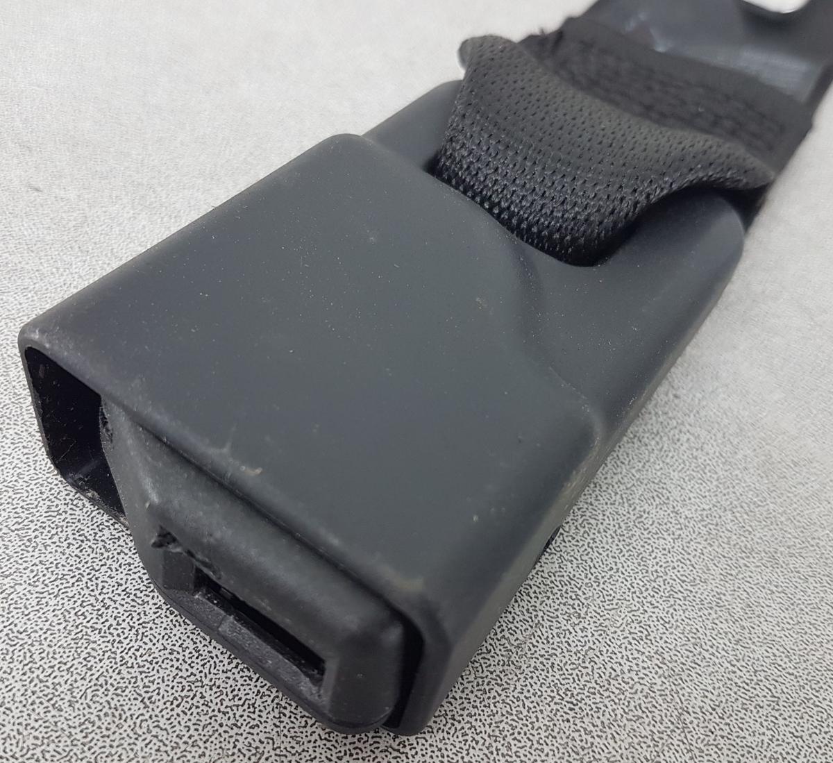Tesla Model Y Juniper Sicherheitsgurt vorn rechts Bj2025 3857706-E1-A