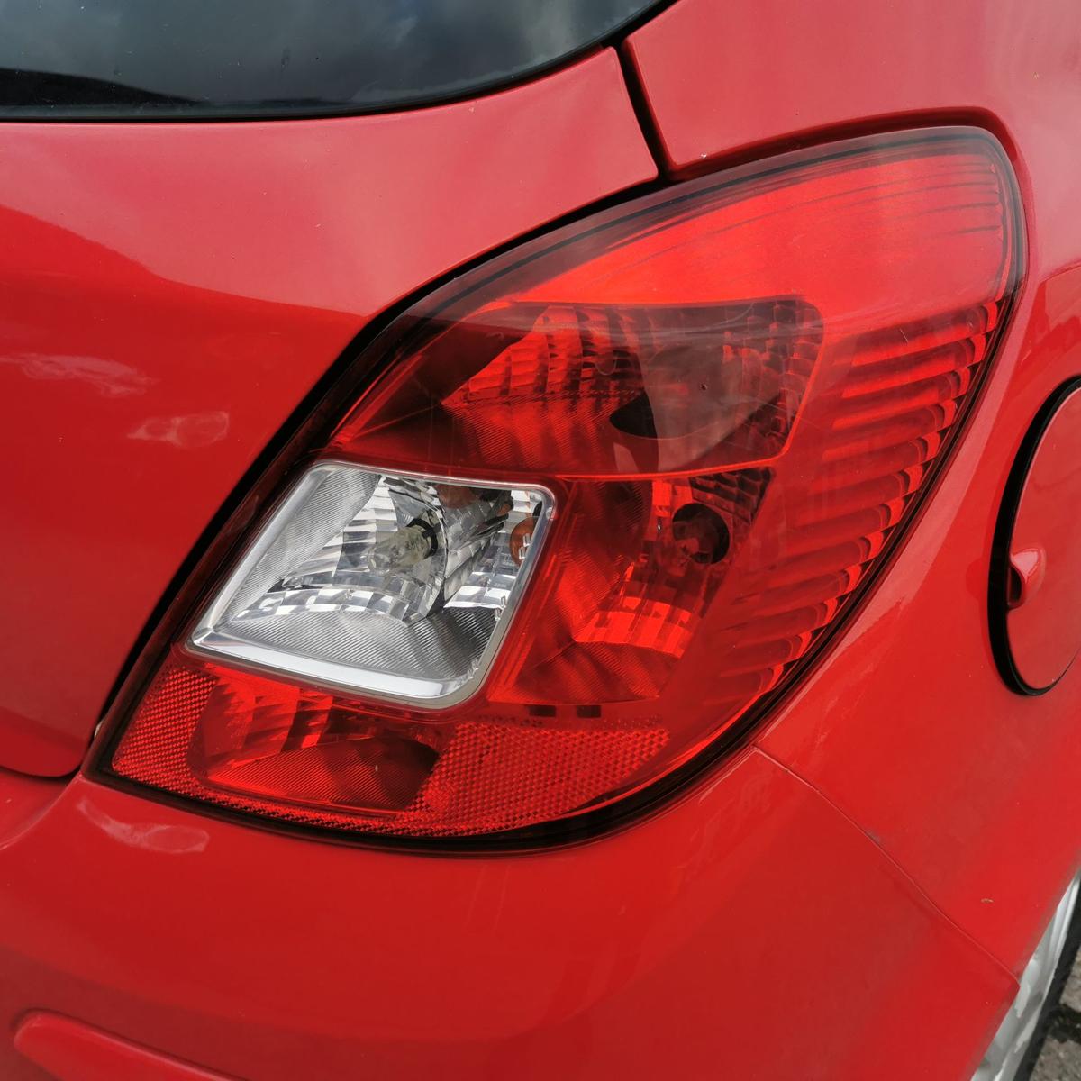 Opel Corsa D Rückleuchte Schlussleuchte Rücklicht Lampe hinten rechts 5 Türer