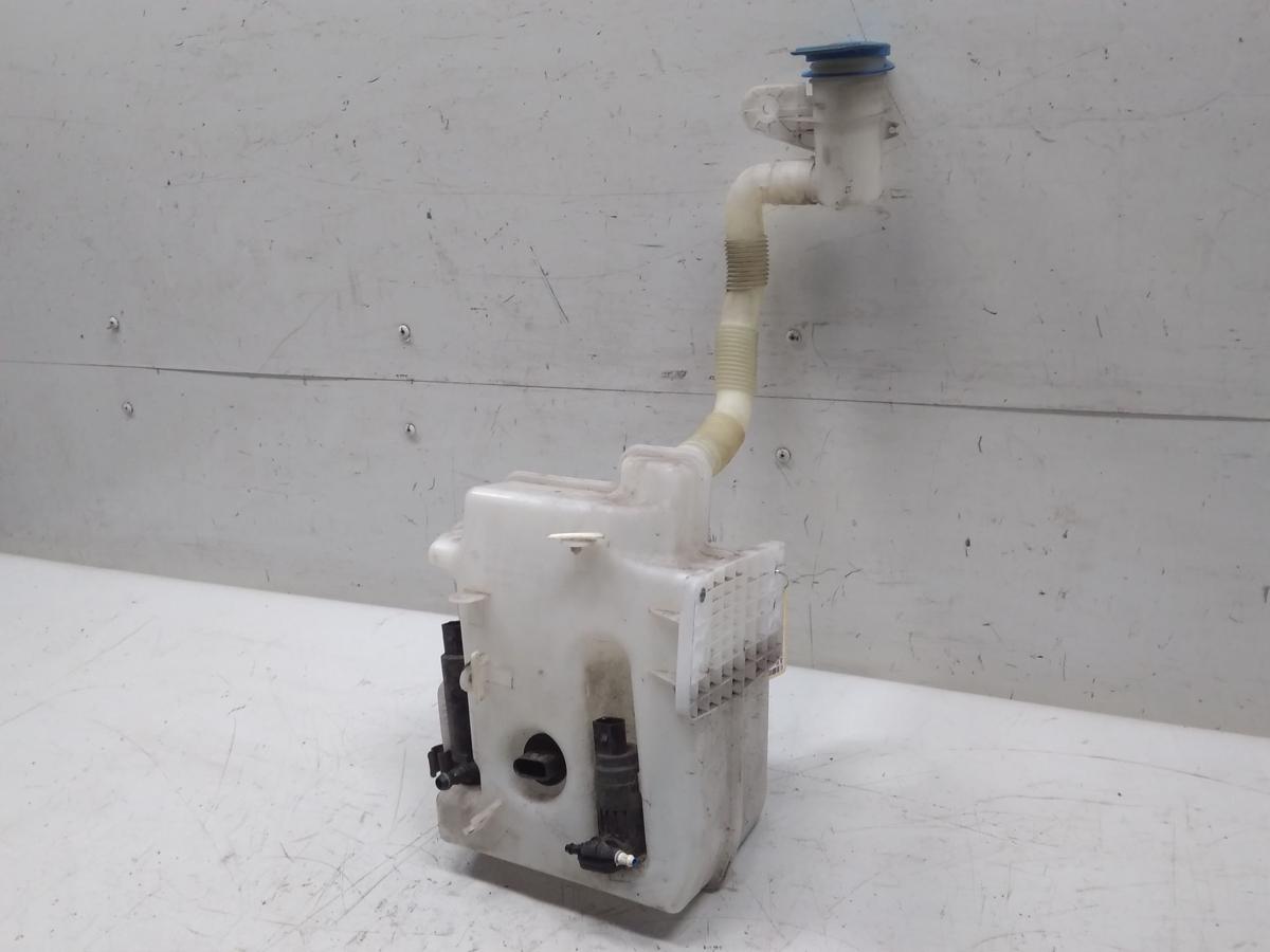 Audi A3 8P Facelift original Scheibenwaschbehälter mit 2 Pumpen Bj.2010