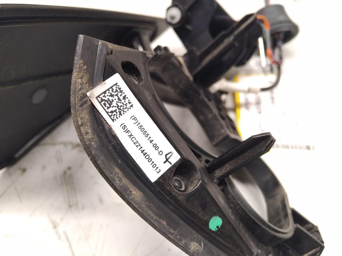 Tesla Model Y orig Ladeklappe Blende Reflektor links Klappe Ladebuchse BJ2023