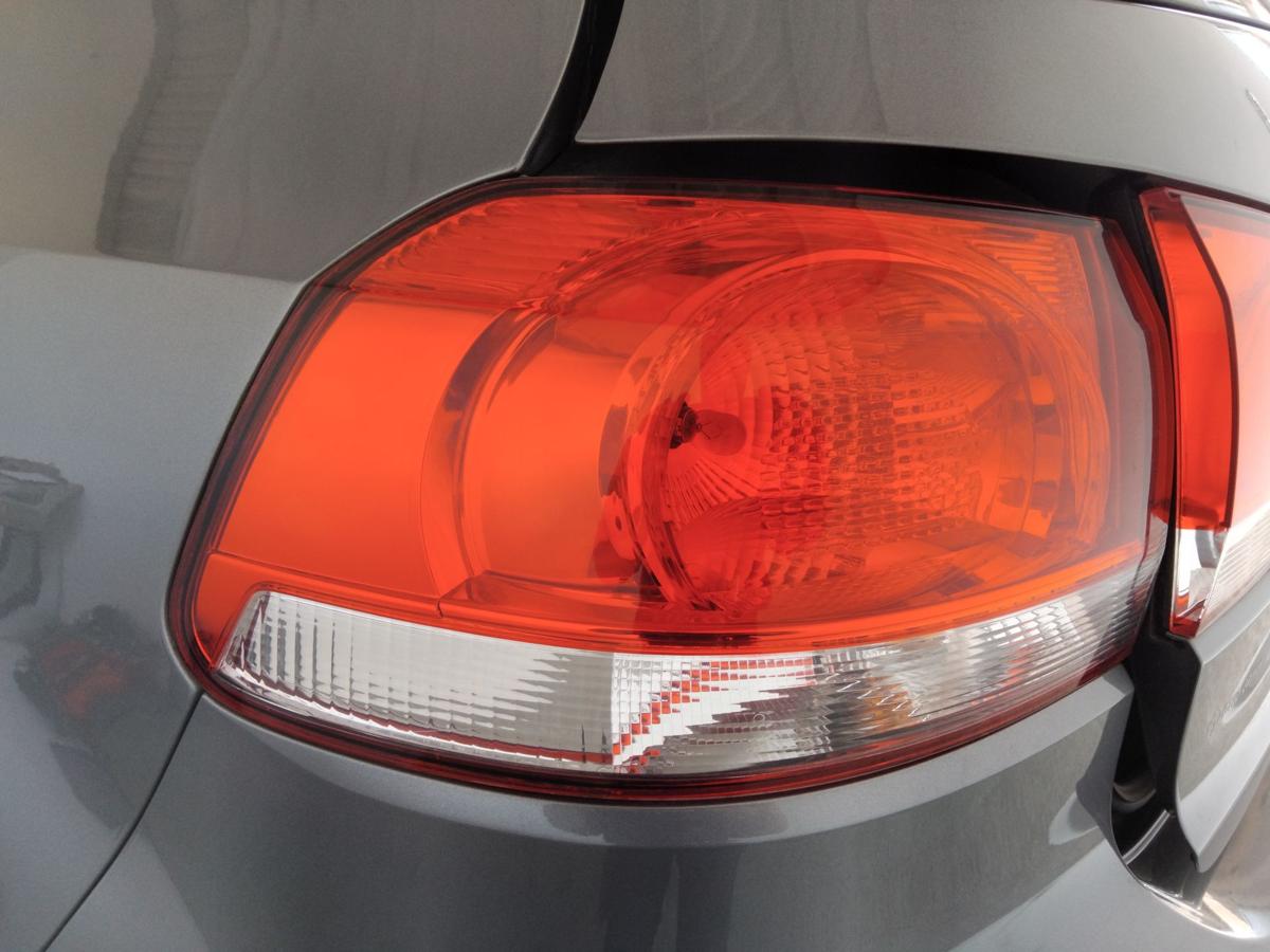 VW Golf 6 original Rückleuchte Schlussleuchte links außen Fließheck BJ2012