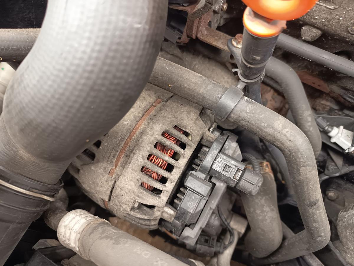 VW Caddy 2K Life Bj 2010 original Lichtmaschine Generator 140A 1,9L 77KW