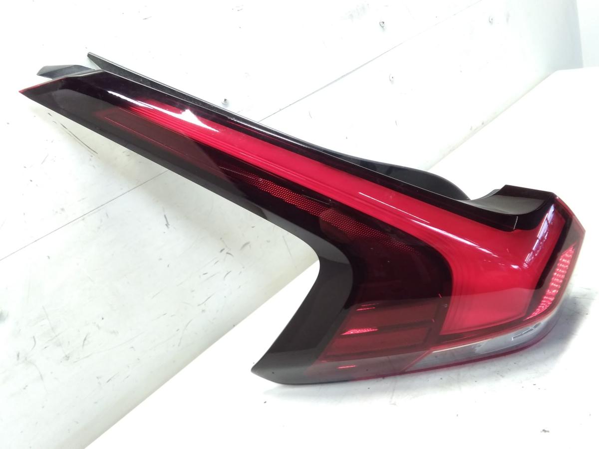 Mitsubishi Eclipse Cross original R&uuml;ckleuchte Schlussleuchte links LED 8330B327