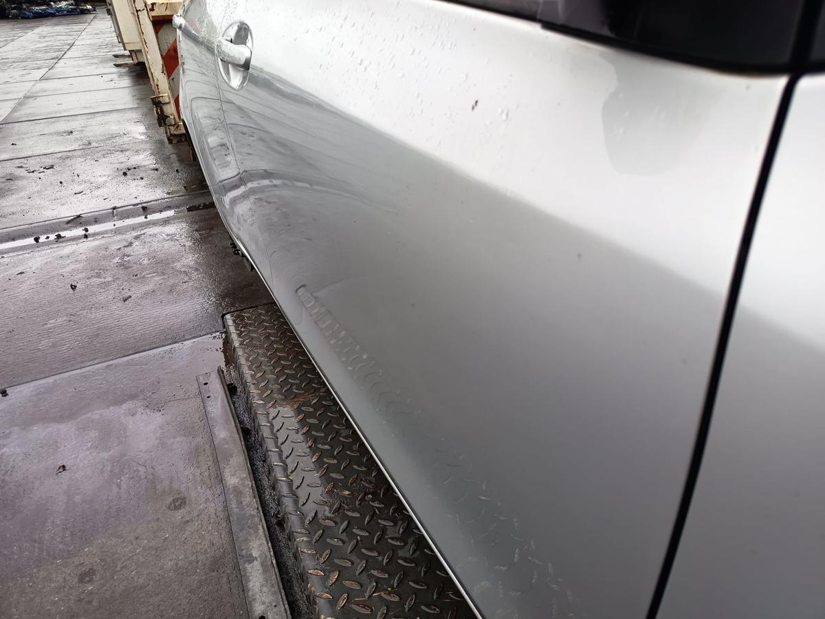 Toyota Yaris XP9 original Tür vorn rechts Beifahrer 1E7 Silver pearl Bj 2006