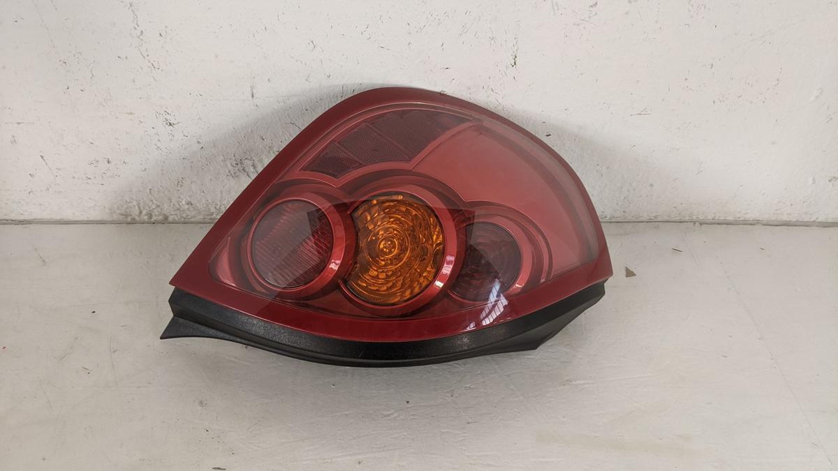 Rückleuchte Schlussleuchte Rücklicht Lampe hinten links Nissan Almera N16 ab 02