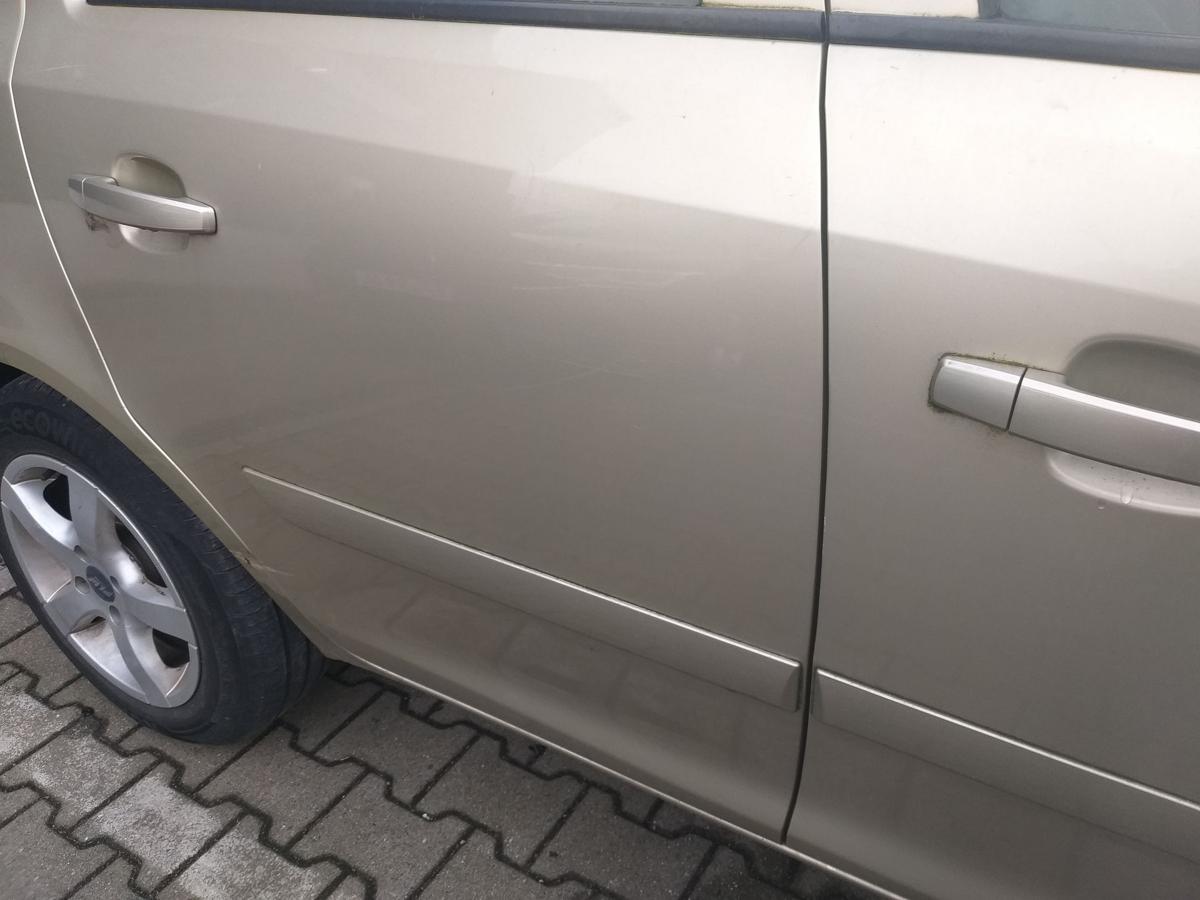 Opel Corsa D original Tür hinten rechts Champagnersilber Z40M Bj.2007