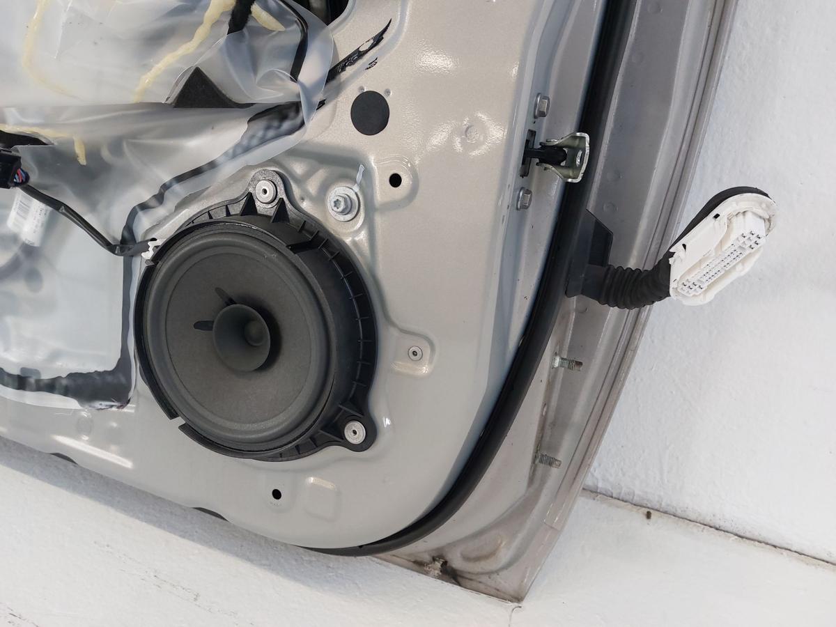 Nissan Micra K14 T&uuml;r vorn links Fahrert&uuml;r im Rohbau KNV Warm Silver Met