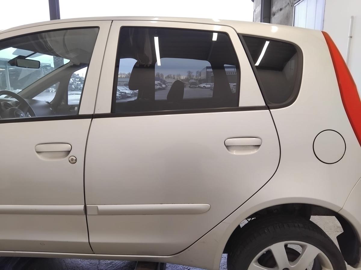 Mitsubishi Colt Z30 Tür hinten links A50 Haag silbermetallic BJ2007
