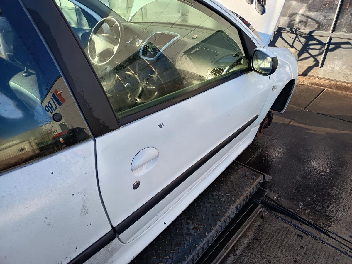 Peugeot 206+ original T&uuml;r rechts Beifahrer EWP Polarwei&szlig; Bj 2012