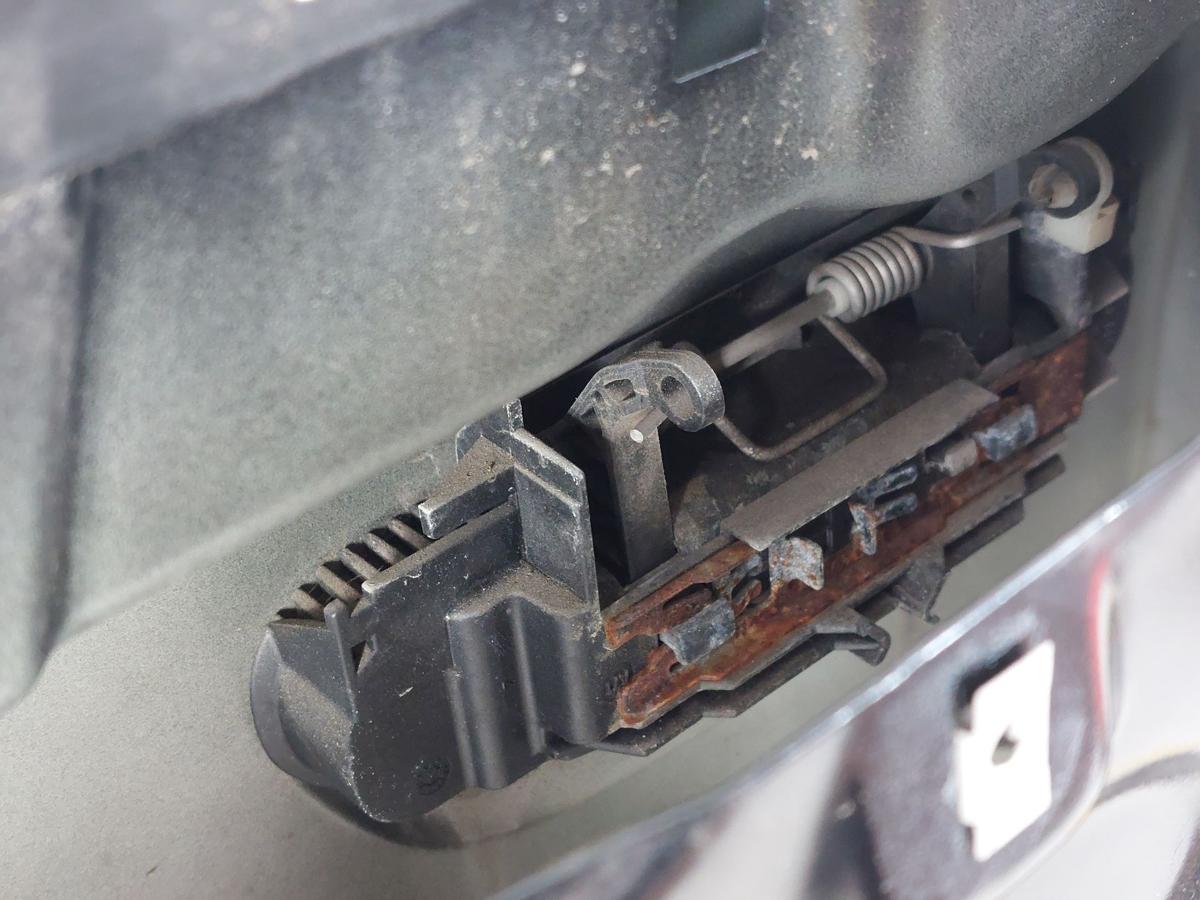 Audi A4 8E 8EC B7 Avant T&uuml;r vorn rechts Beifahrert&uuml;r T&uuml;rblatt LZ9Y schwarz