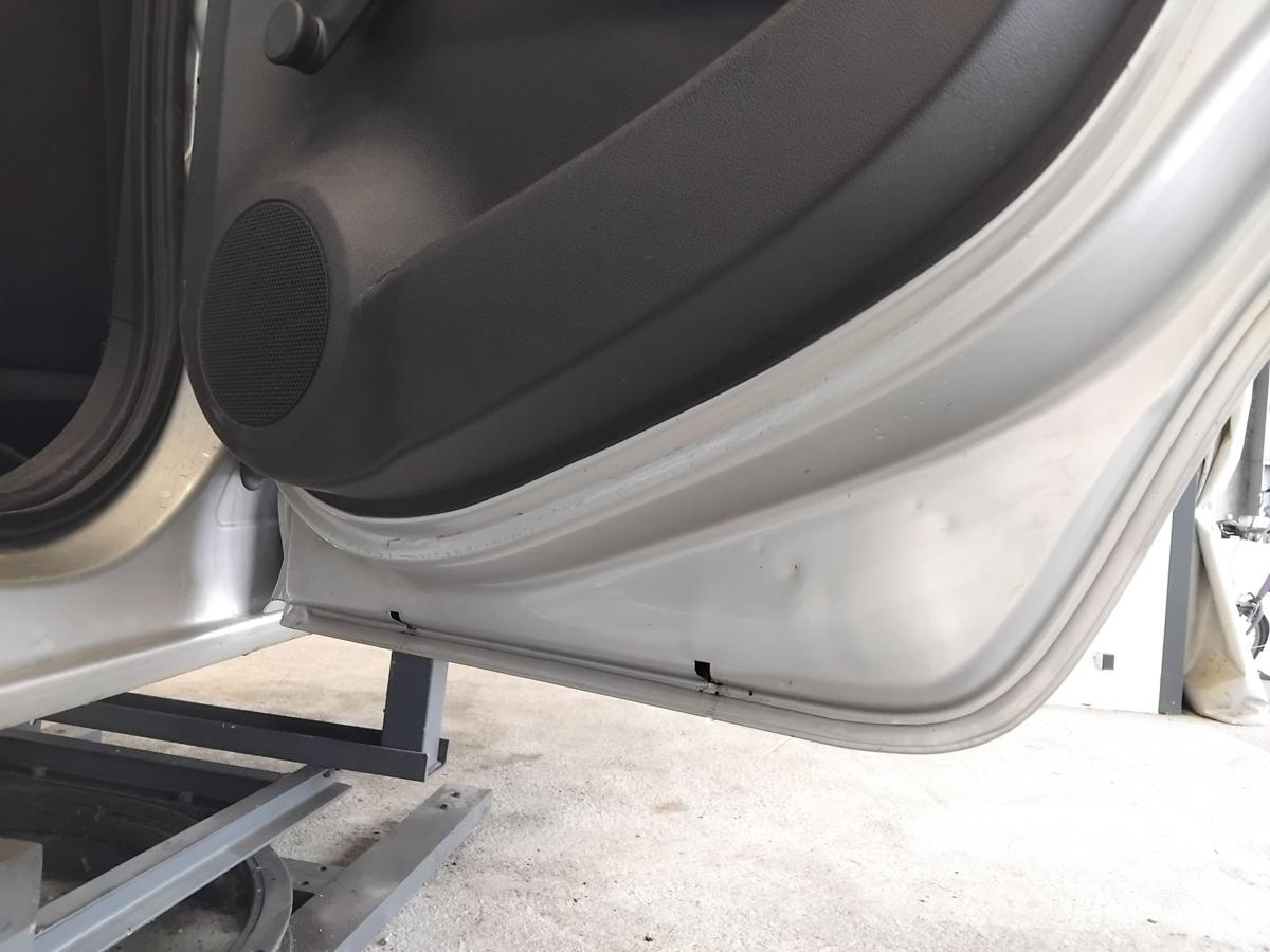 Opel Corsa D Tür hinten rechts 2AU Starsilber III Metallic Z157 5-türig BJ2006