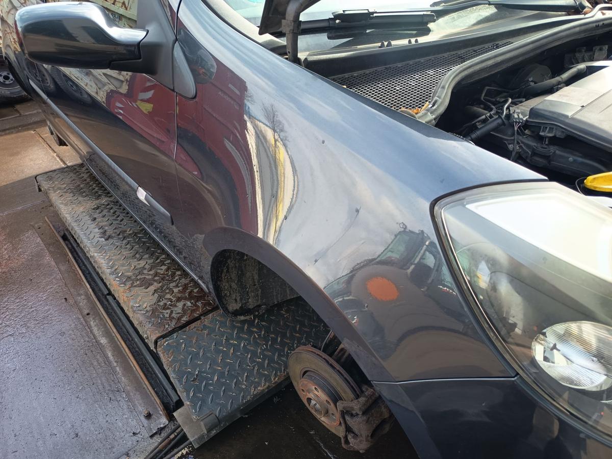 Renault Clio III original Kotfl&uuml;gel rechts 185 Seitenteil B66 Graphit Bj 2006