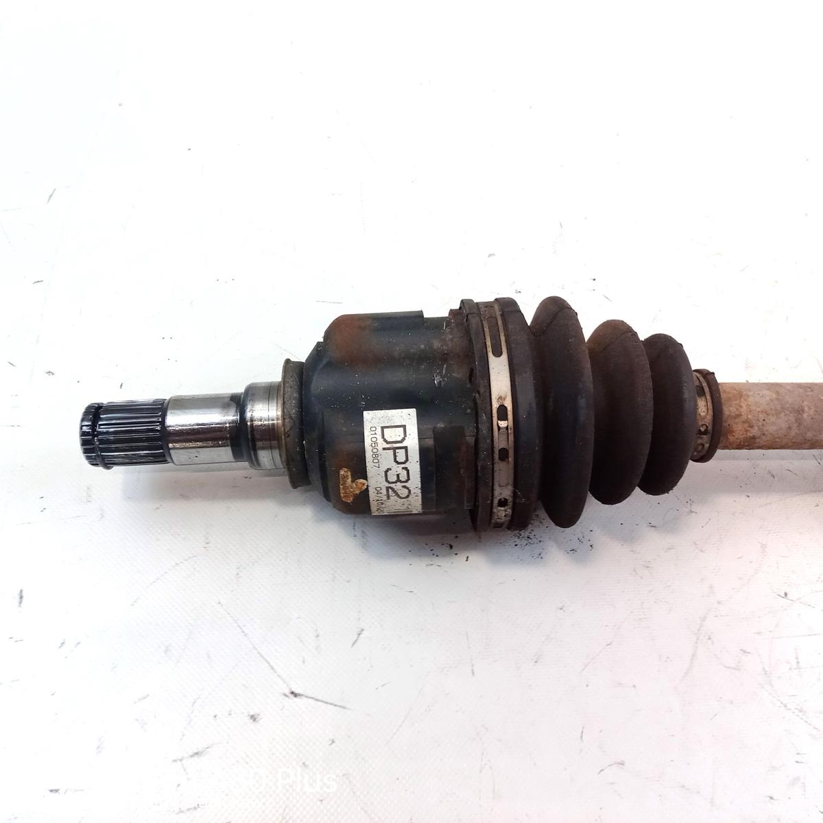 Toyota Yaris Verso orig Gelenkwelle Antriebswelle vorn rechts 1.5 77kw BJ2004