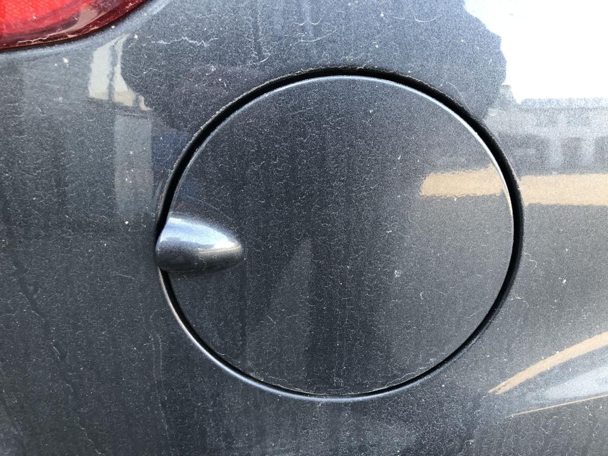 Ford Focus DYB CEW Turnier Tankklappe Tankdeckel Tankverschluss Magnetic Grau