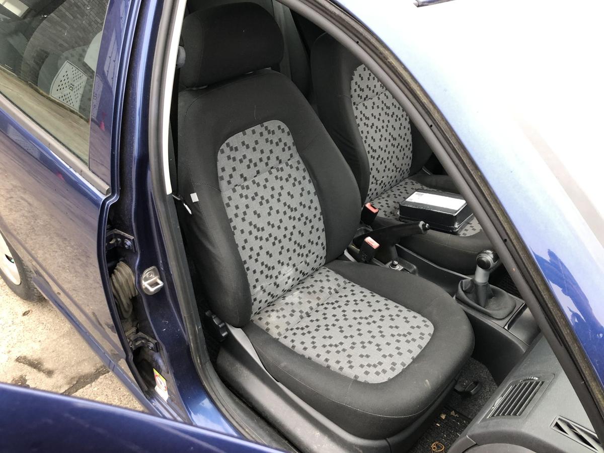 Skoda Fabia 6Y Combi Sitz vorn rechts Beifahrersitz Stoff Autositz ohne Heizung