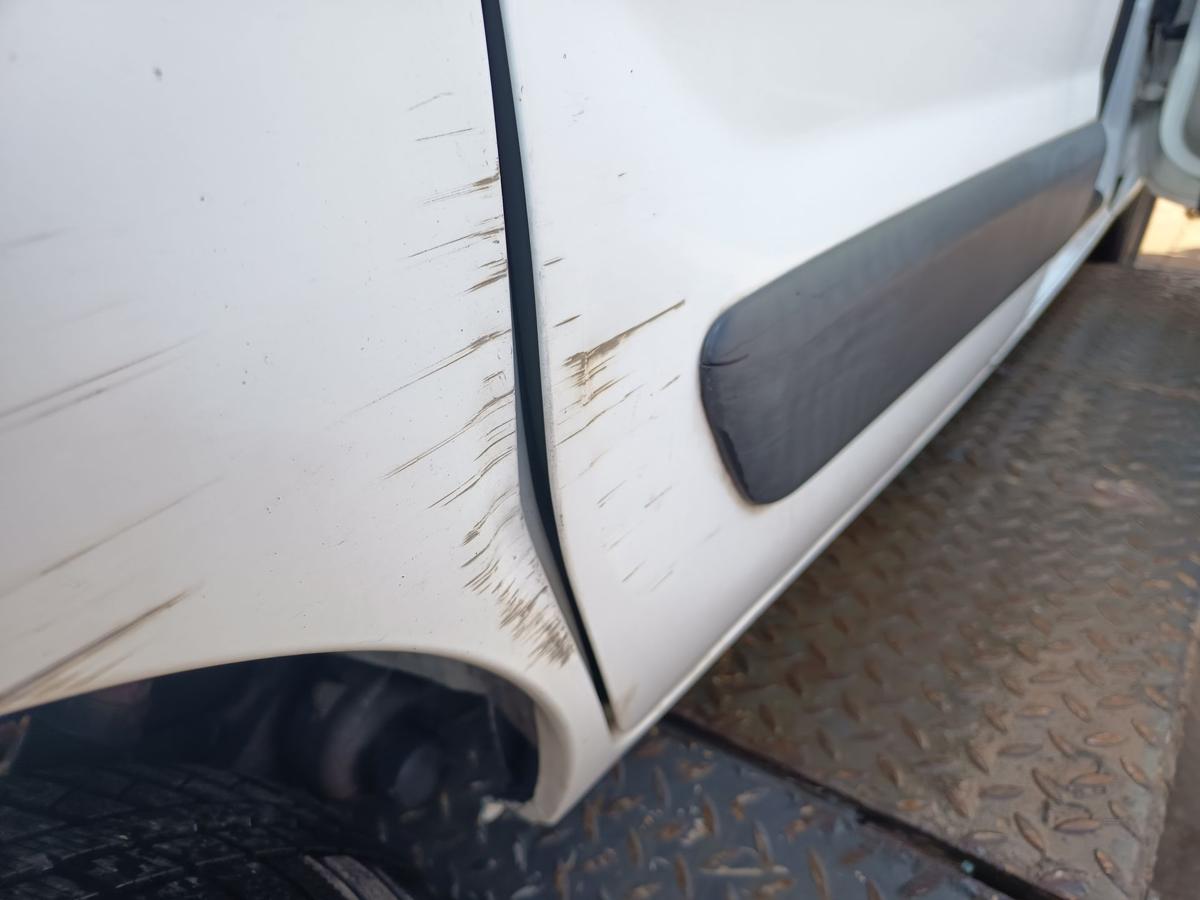 Renault Kangoo KC original Schiebet&uuml;r rechts Fond 389 Gletscherwei&szlig; Bj 2008