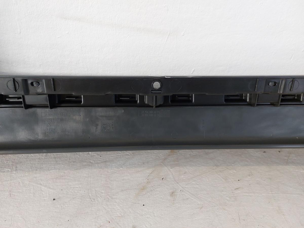 Mercedes Sprinter W906 Kasten OE Trittstufe Einstieg hinten Neuteil OEM ab 13 Mercedes Sprinter W906 Kasten OE Trittstufe Einstieg hinten Neuteil OEM ab 13