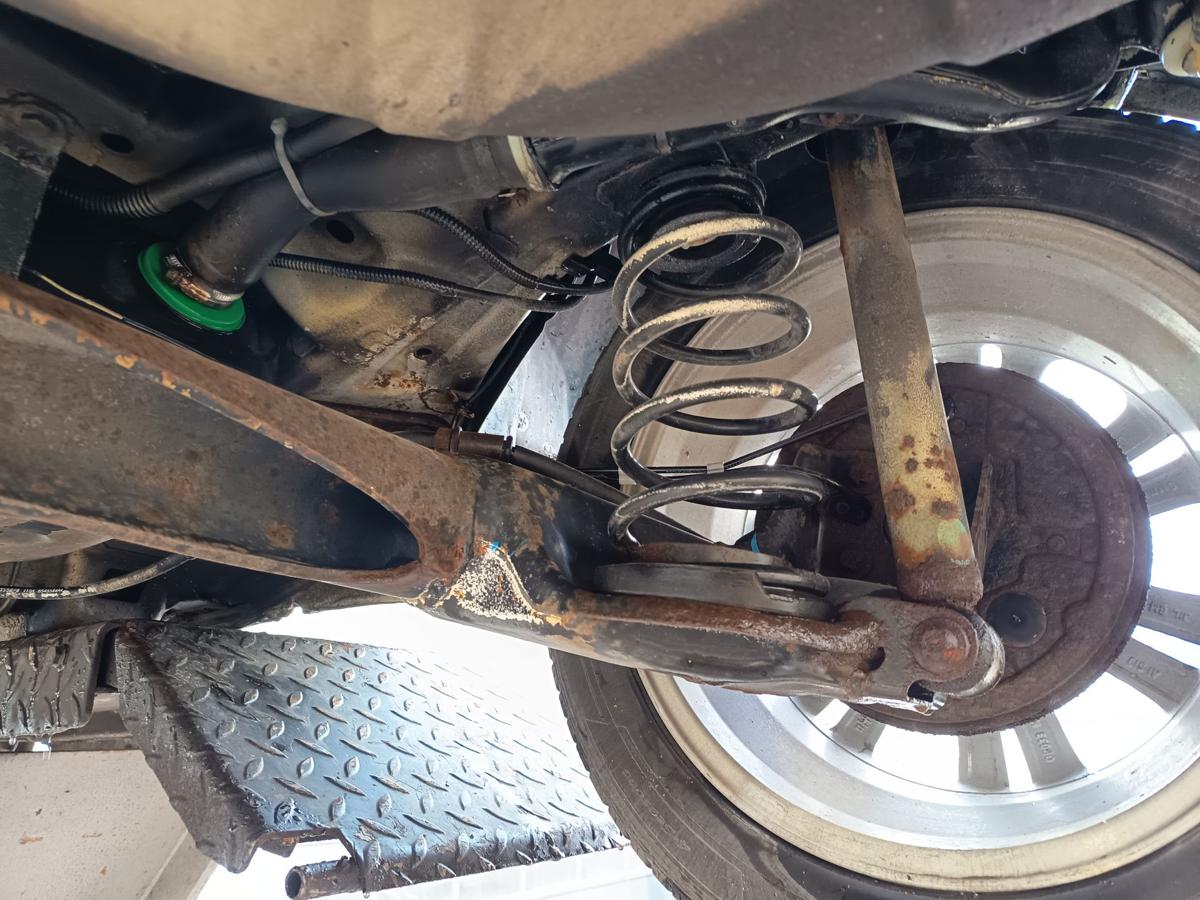 Opel Corsa D original Hinterachse Tr&auml;ger trommelgebremst 95tkm Bj 2012