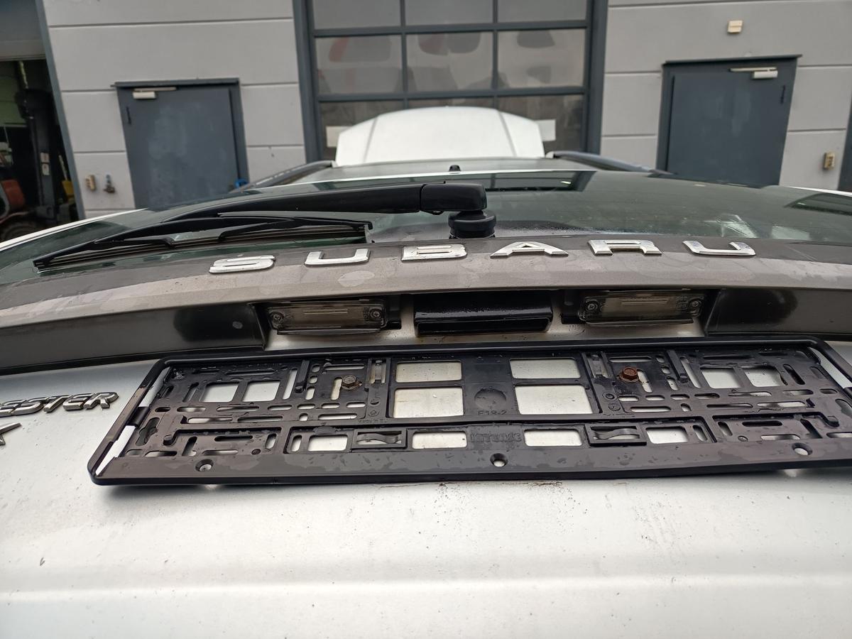 Subaru Forester SG original Heckklappe mit Scheibe 01G Silber Bj 2005