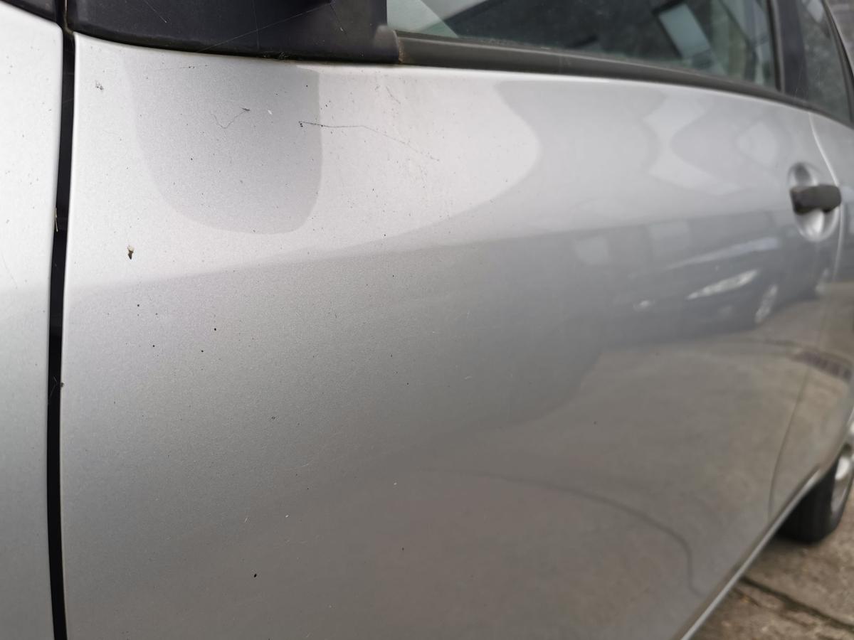 Toyota Yaris XP9 Fahrertür Autotür Tür Rohbautür vorn links 1E7 Silver Pearl FRA