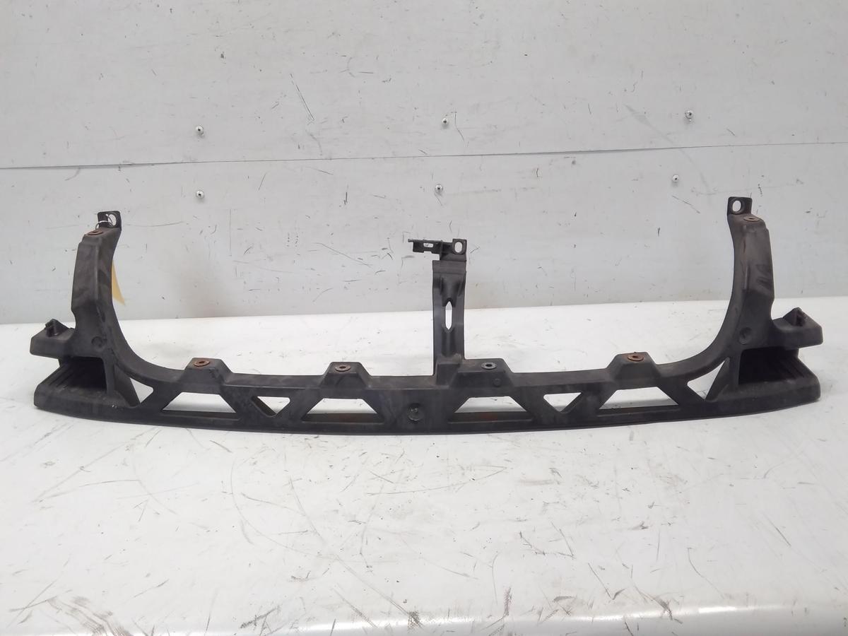 VW Passat 3BG original Grilltr&auml;ger St&uuml;tzteil Sto&szlig;f&auml;nger vorn BJ2004 3B0807469C