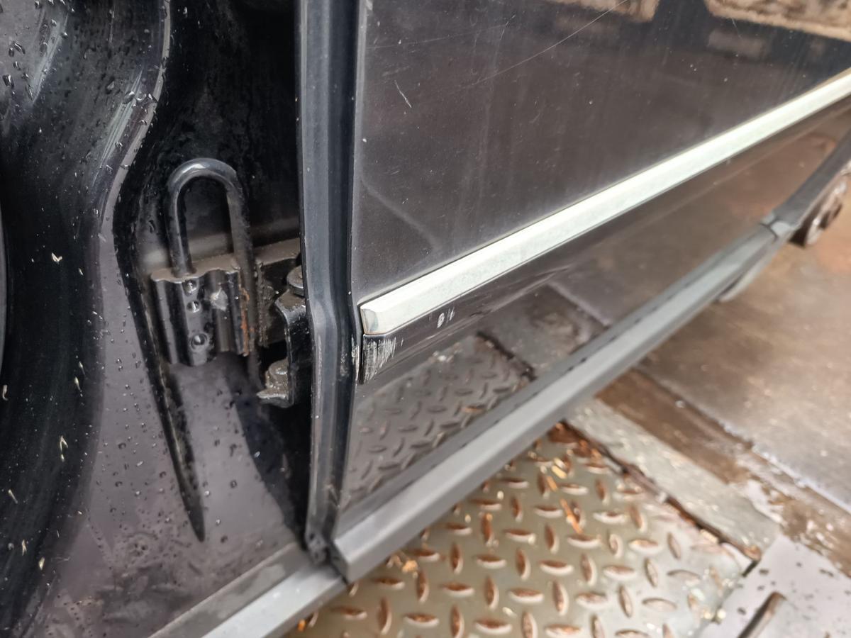 VW Passat 3BG Kombi original T&uuml;r hinten links Fond C9Z Black Magic Bj 2003