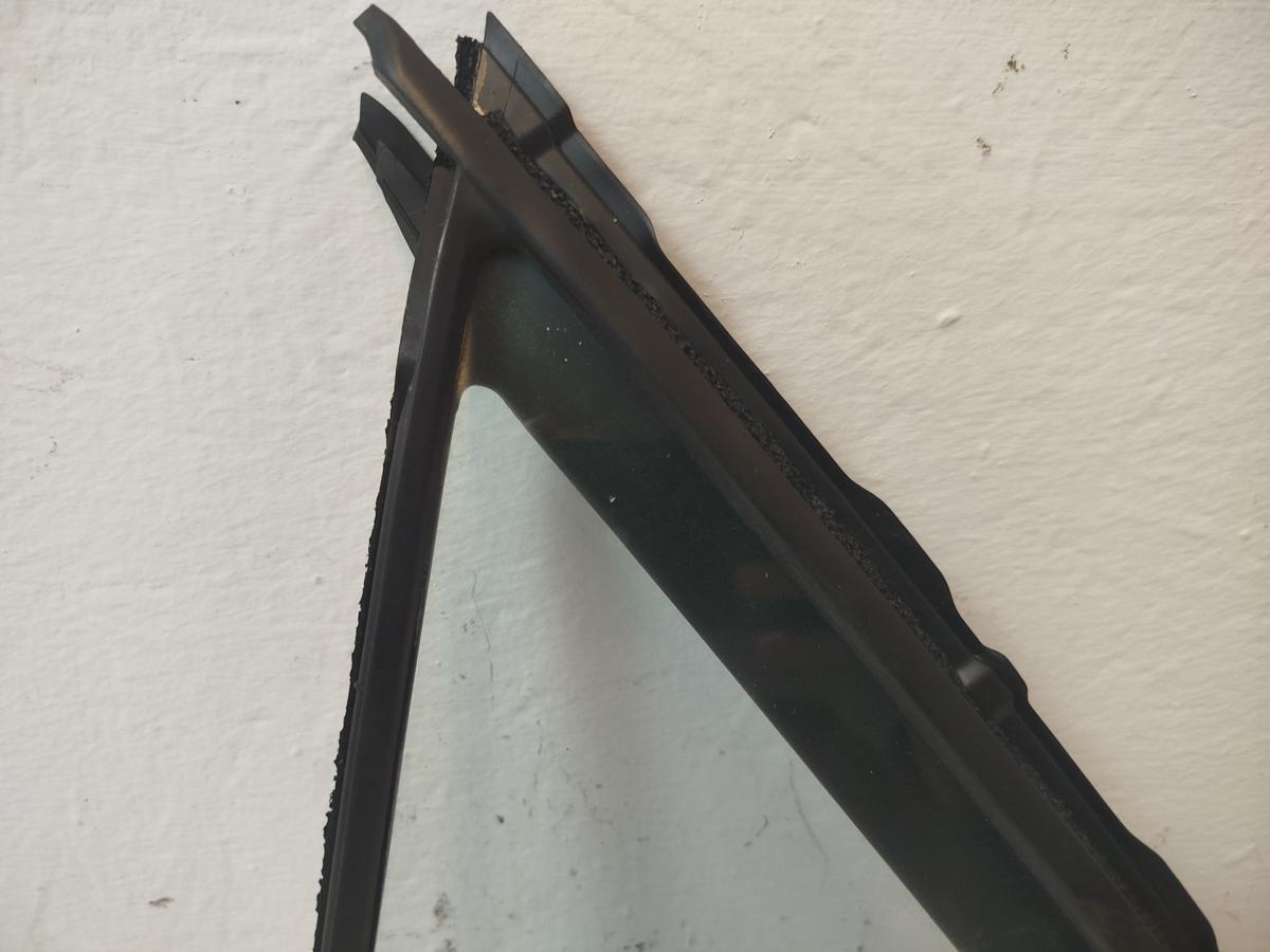 Toyota Yaris XP13 Dreieckscheibe T&uuml;r vorn rechts Beifahrert&uuml;r