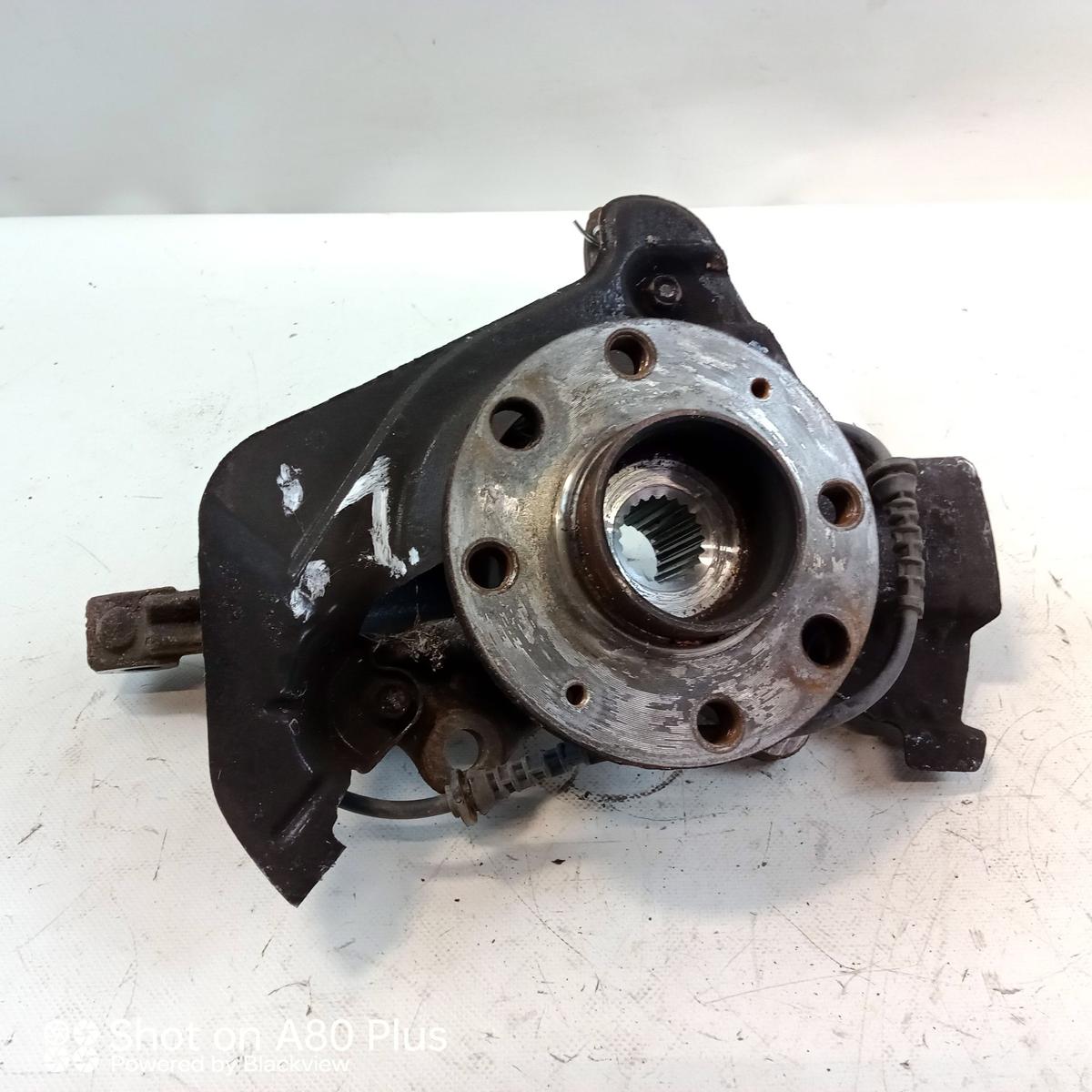Opel Corsa E Achsschenkel Radlagergeh&auml;use vorn links 1.2 51kw 4-Loch Bj.2015