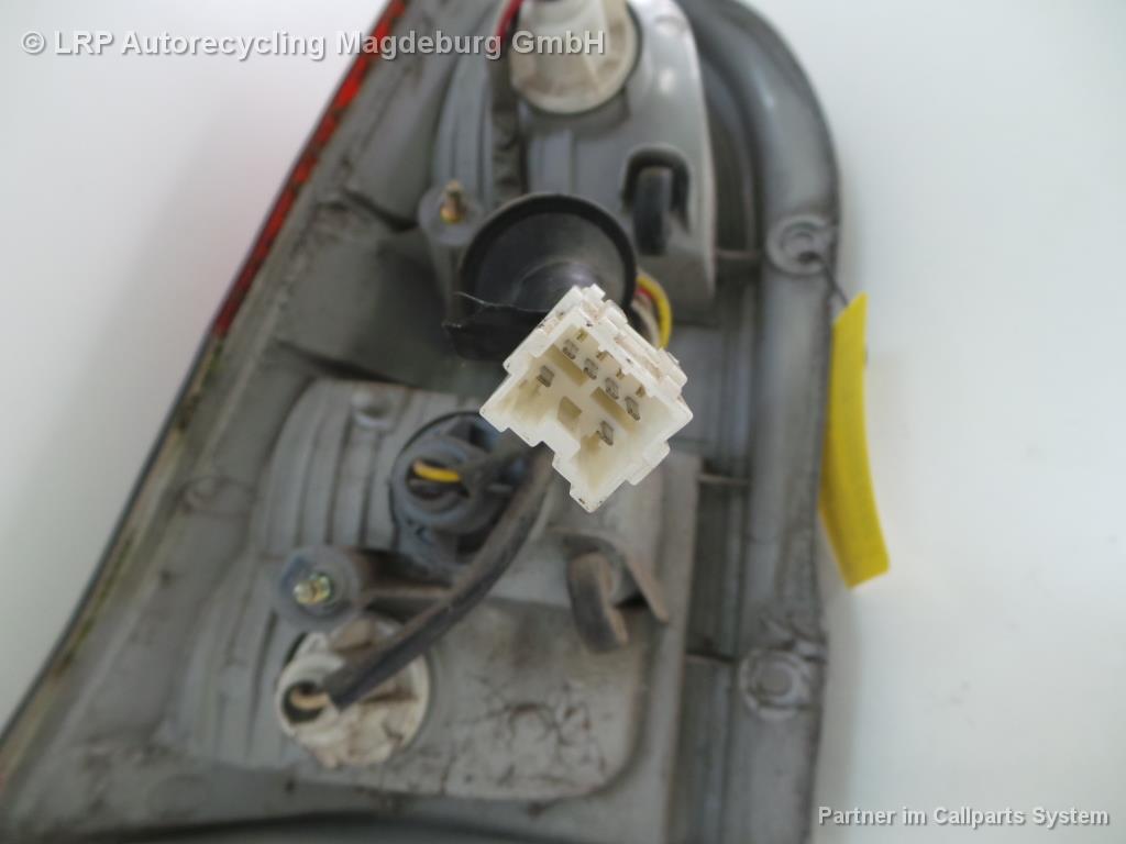 Daewoo Nexia BJ.1995 3 Tuerig Schr&auml;gheck R&uuml;cklicht Rueckleuchte Schlussleuchte Rechts