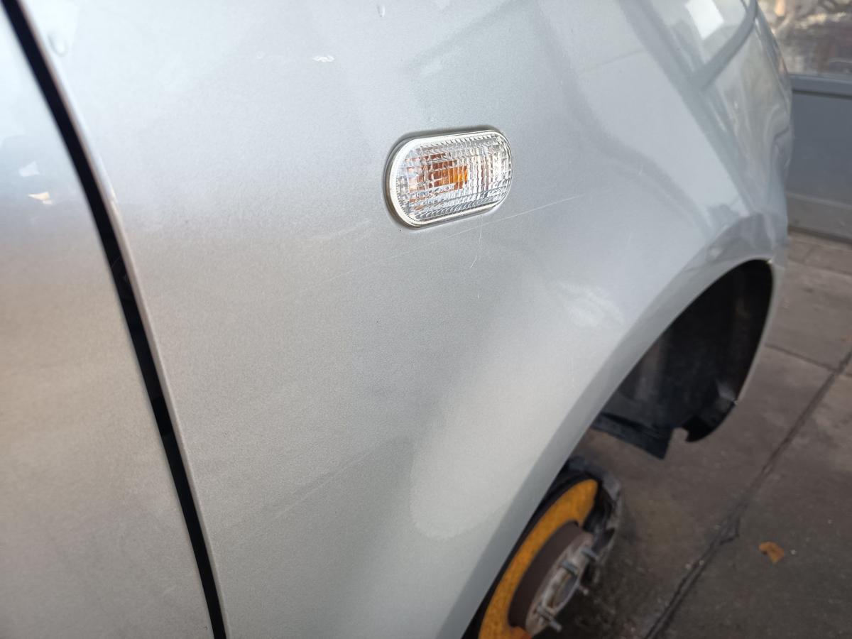 Ford Focus C-Max original Kotfl&uuml;gel rechts Seitenteil Polarsilber Bj 2006