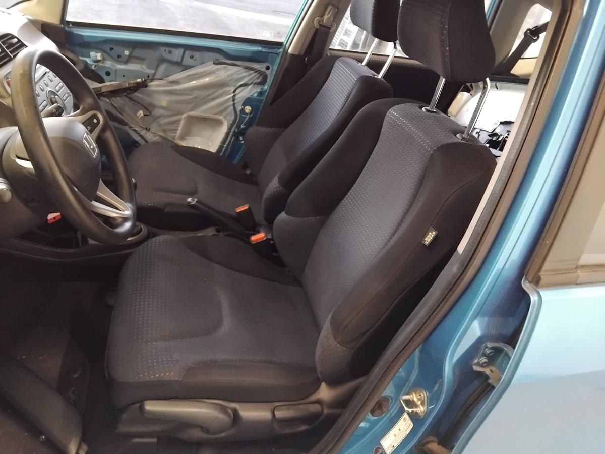 Honda Jazz 2 GG original Sitz vorn links Fahrersitz Stoff schwarz BJ2008