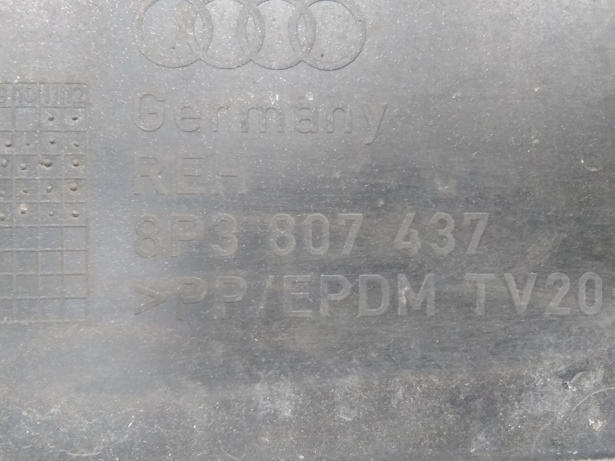 Audi A3 8P 3-Türer original Stoßfänger Stoßstange vorn silber Bj.2003