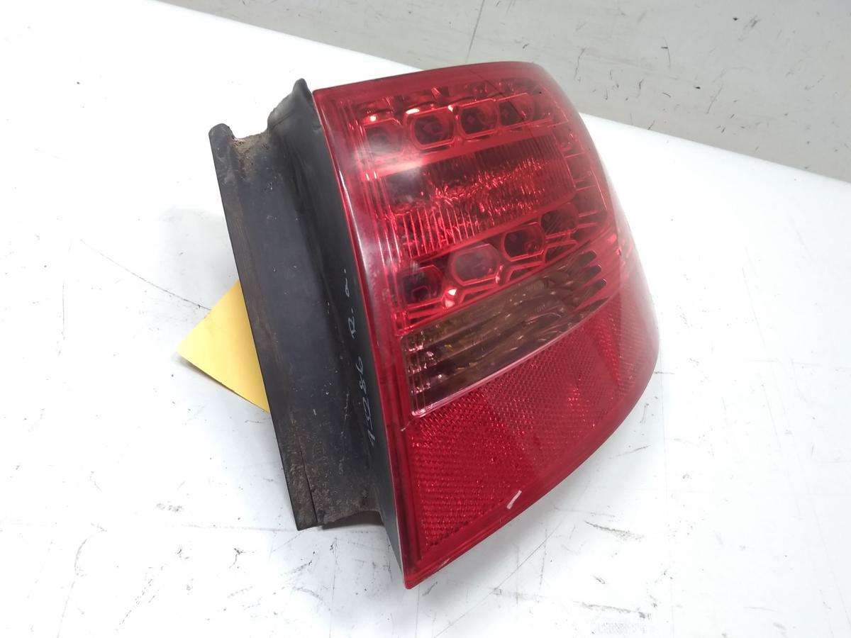 Audi A6 4F Avant Rückleuchte Heckleuchte rechts LED Bj.2006