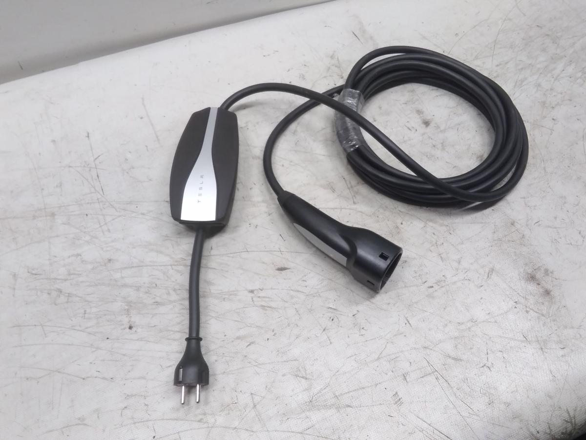 Tesla Model 3 Y original Ladekabel Ladegerät Wallbox Schuko Typ 2 BJ2021